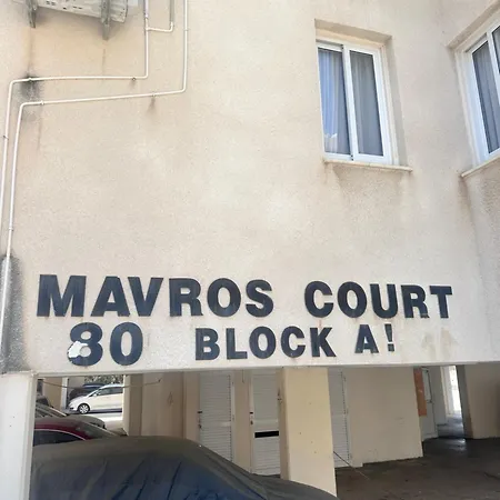 Апартаменты Near Makenzie 51