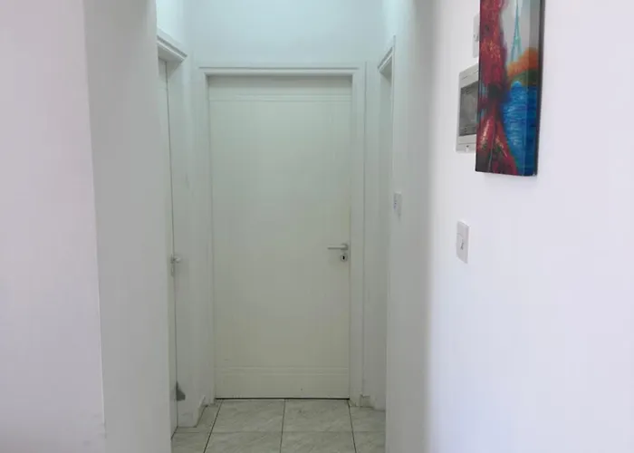 Near Makenzie 51 アパート *