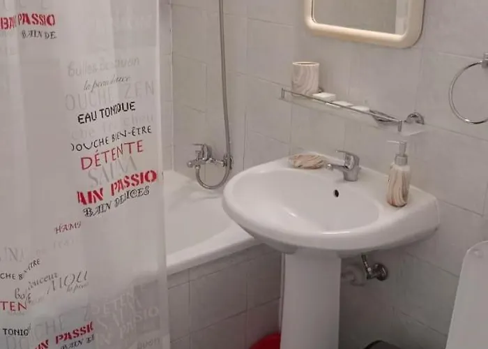 Near Makenzie 51 アパート ラルナカ