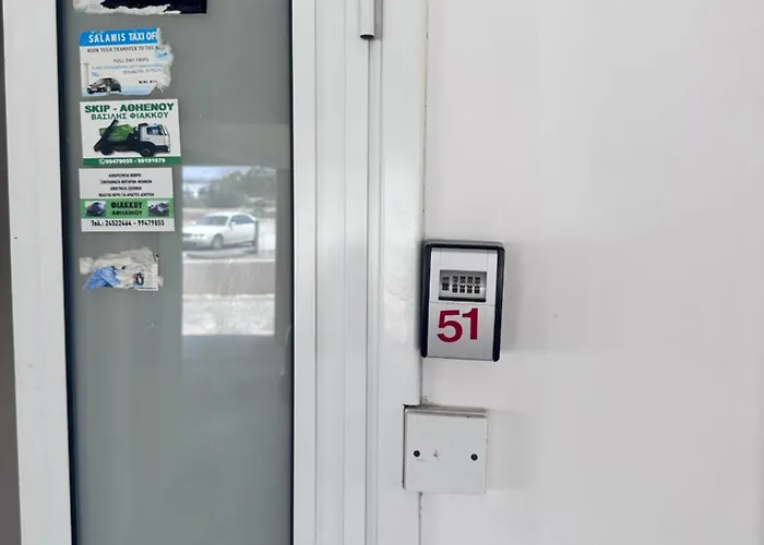 Near Makenzie 51 アパート *