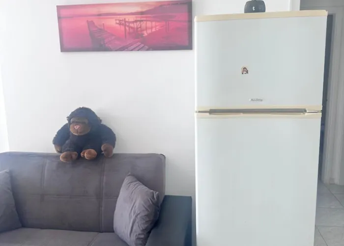 Near Makenzie 51 アパート *